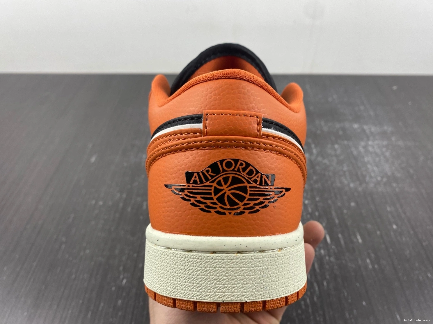 Jordan DV1299-800 Spice 1 WMNS Sport Low Air 0215